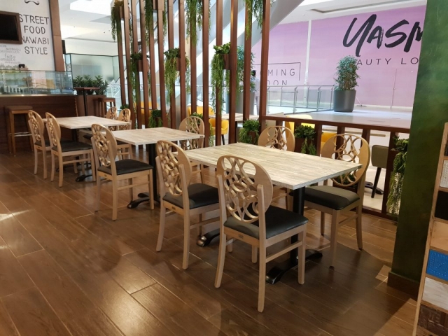 Italian restaurant chairs for contract use